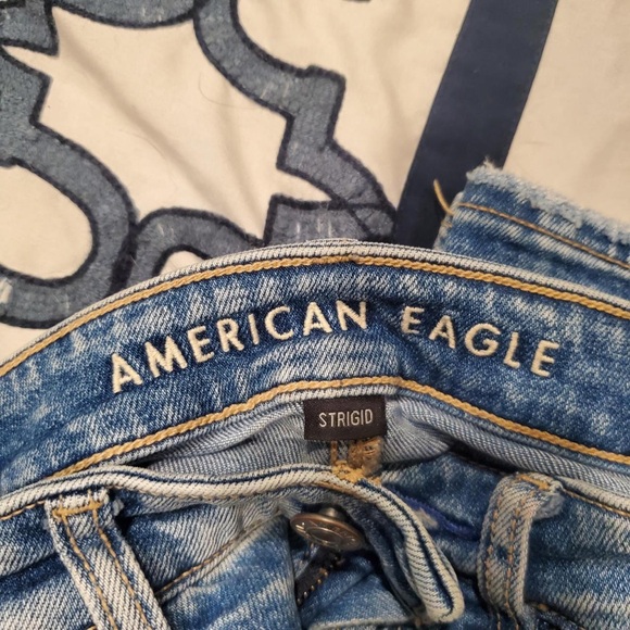 American Eagle Outfitters Women's Blue Ripped Jeans - Picture 4 of 5